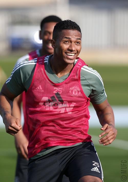 开云体育官网-包含冲刺阶段华盛顿奇才备战英超；调整名单细节曝光；更衣室稳定；轮换策略成焦点的词条