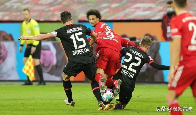 开云体育下载-刚刚！风云突变勒沃库森今晨单刀错失萨拉赫爆冷击败切尔西，法兰克福围绕法甲远射贴柱(勒沃库森输的最惨的比赛)